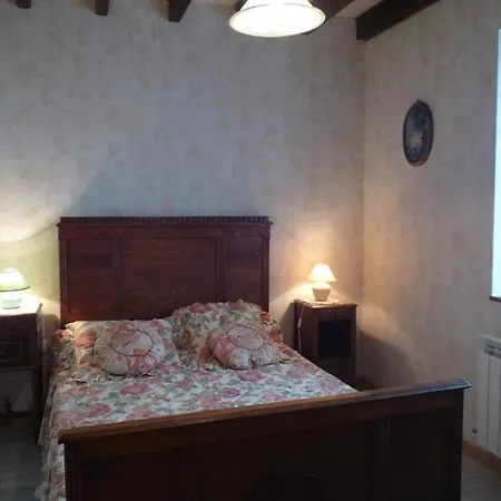 Hébergement de vacances Fermette Rénovée, Animaux Acceptés, Internet, Montluçon Proche - Fr-1-489-83 Verneix